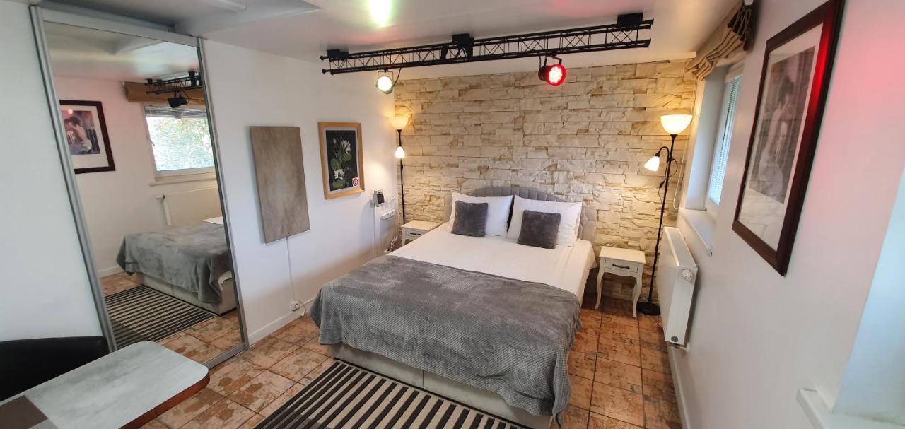 Aparthotel 3 ,, Cosy House Studio" & Parking Kaunas Exterior foto