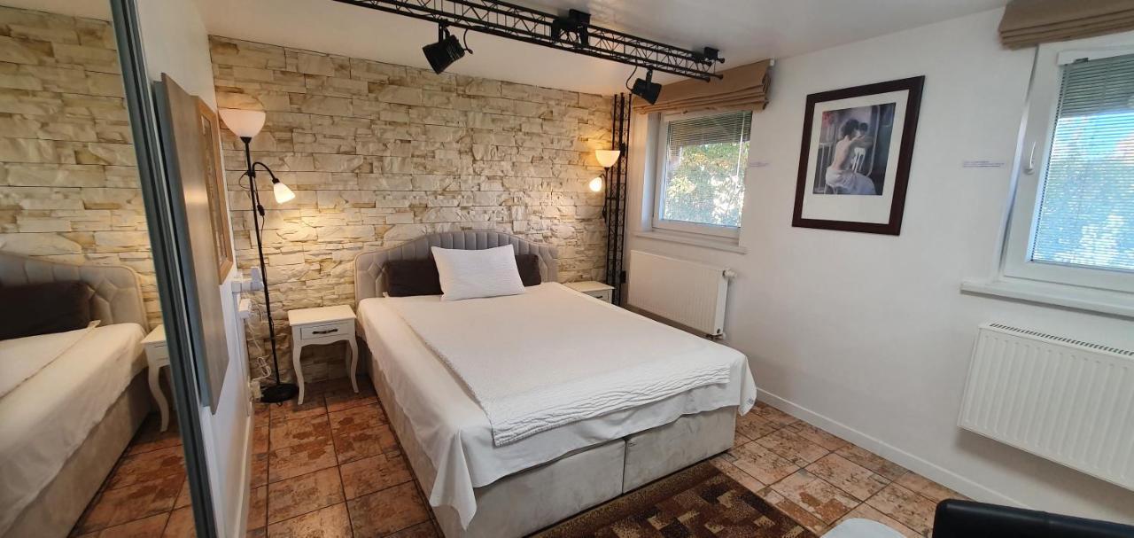 Aparthotel 3 ,, Cosy House Studio" & Parking Kaunas Exterior foto